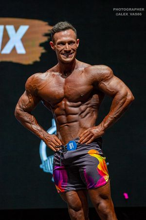 MEN'S PHYSIQUE 174